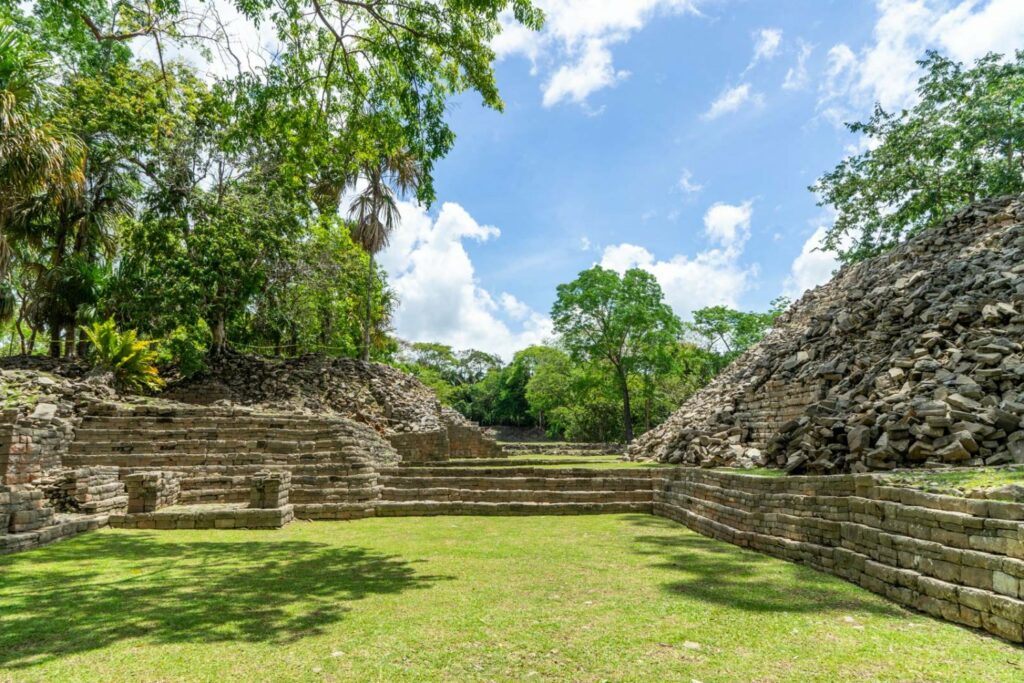 Voyage Bélize destination Toledo et Punta Gorda Temple Maya Lubaantu